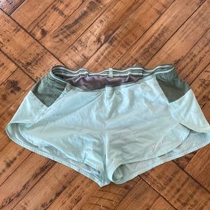 Patagonia women’s strider pro short 3” Gypsum green size S